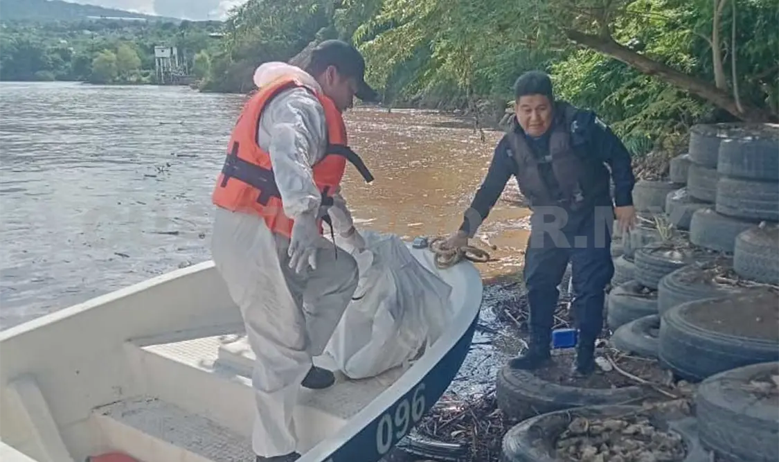Rescatan cadáver atorado en el Tapón
