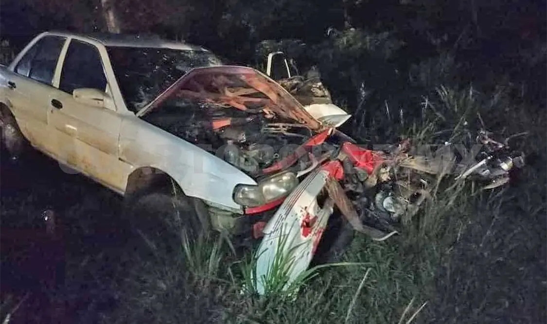 La pareja fue impactada por un taxi sobre la carretera Reforma-Juárez. Ramiro López / CP
