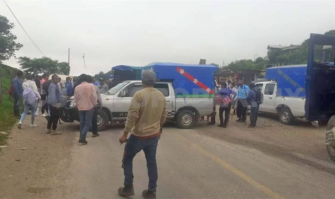 Bloquean carretera Ocosingo-Palenque