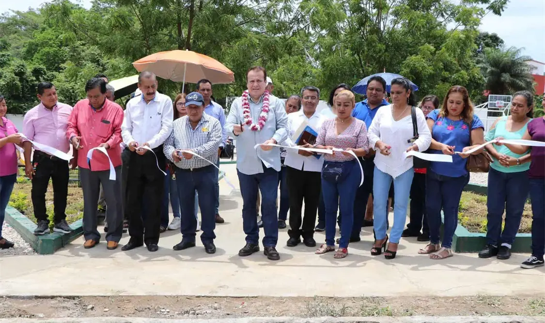 Mariano Rosales entrega parque en Huanacaxtle