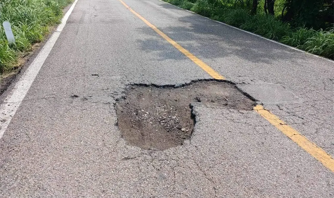 Carretera en mal estado genera varios incidentes