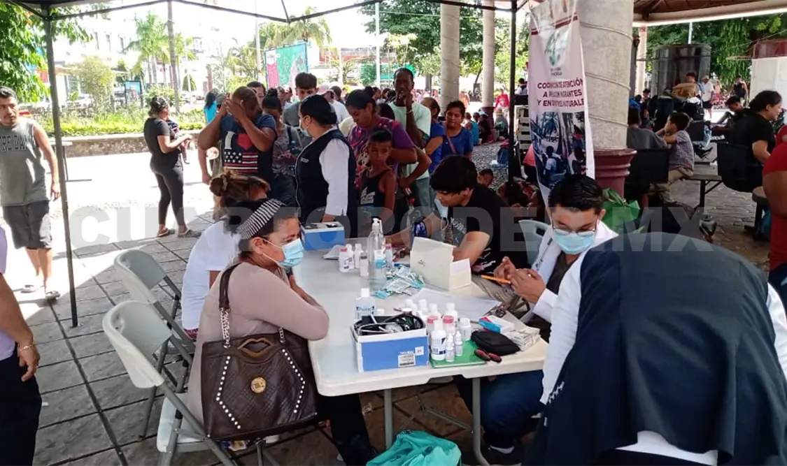 Migrantes piden “misericordia” y los dejen pasar