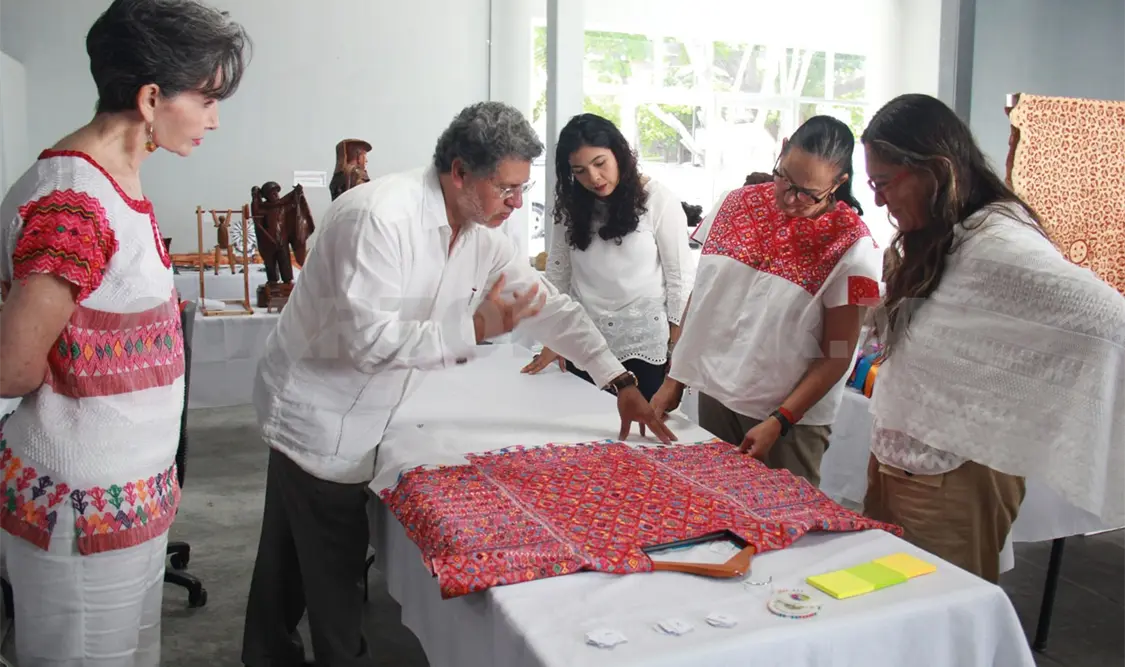 Presentan convocatoria de Concurso de Artesanías