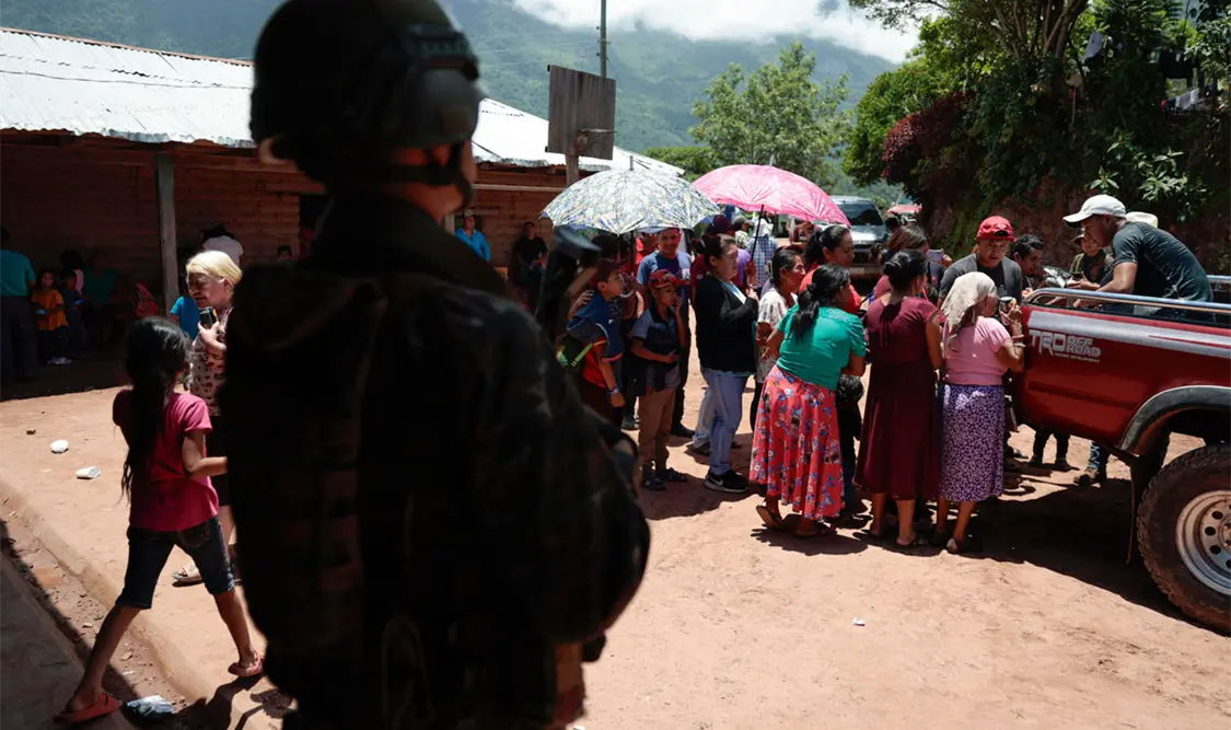 SRE asiste a mexicanos desplazados