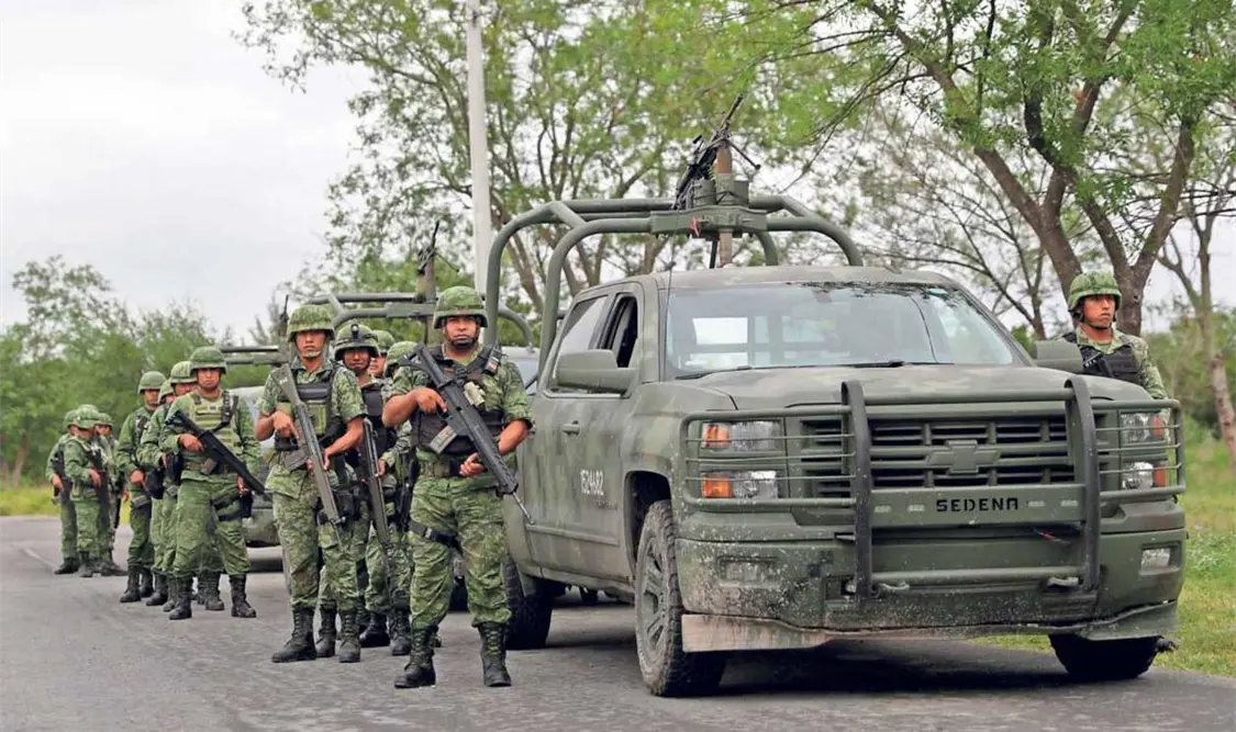 Los vehículos deberán tener cristales con el nivel de blindaje siete y además, un sistema de videovigilancia. Cortesía