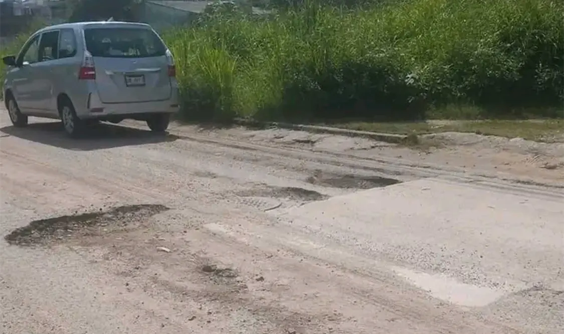 Son tremendos cráteres los que se observan en algunos tramos. Cortesía