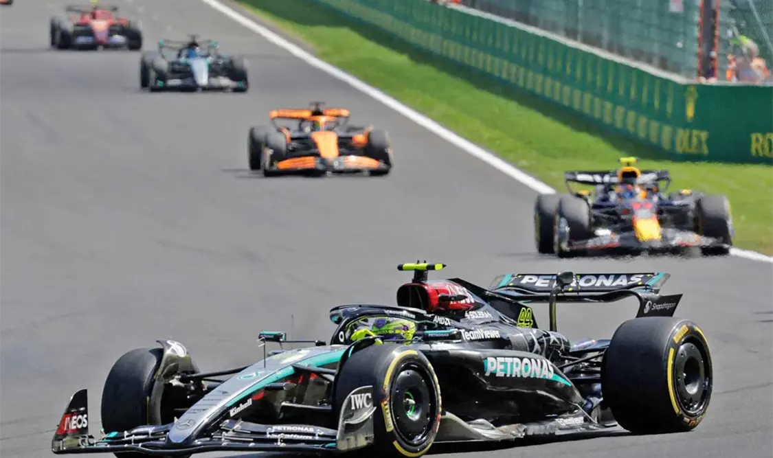 Russell fue descalificado; Hamilton es el ganador