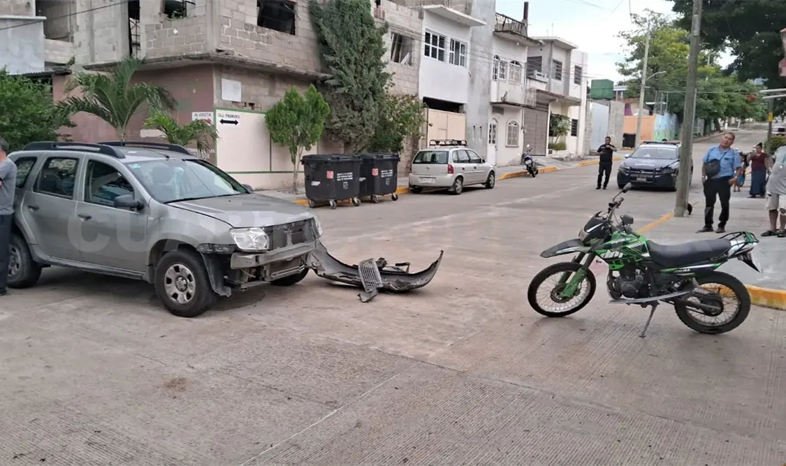 Se llevan de “corbata” a motorista y lo dejan malherido