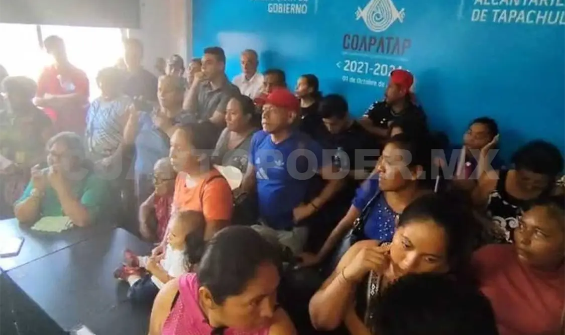 Protesta en Coapatap por altos cobros de servicio