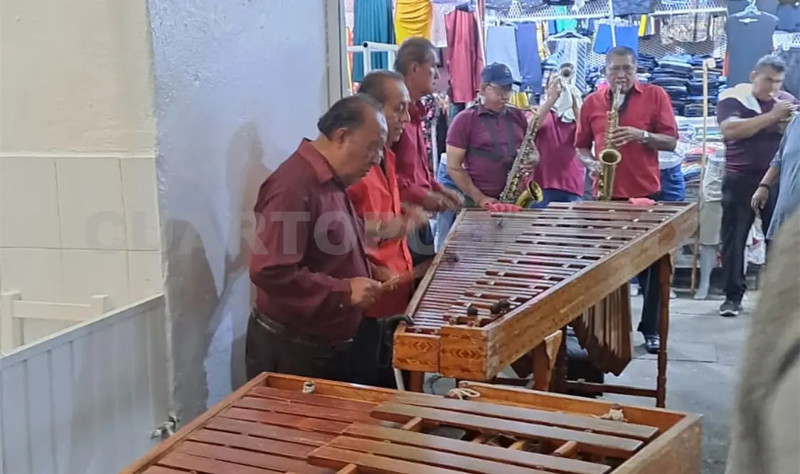 Festejan fundación del mercado Manuel Larráinzar