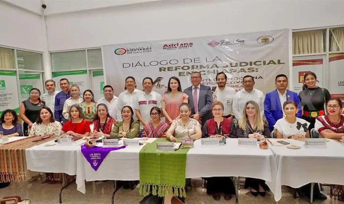 El diputado federal con licencia, Jorge Llaven Abarca, participó en el Foro “Diálogo sobre la reforma al Poder Judicial”. CP