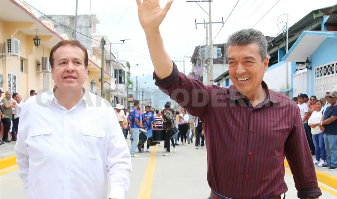 REC y el alcalde Mariano Rosales destacaron la importancia de estas obras para la comunidad de Villaflores.CP