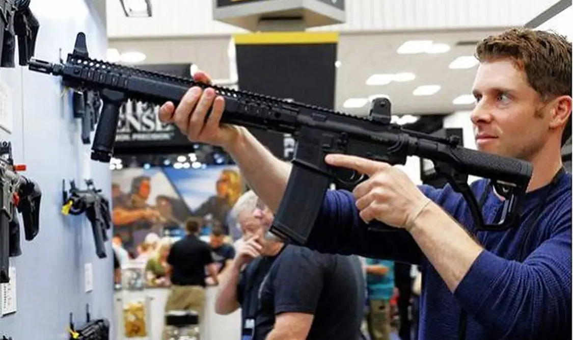 La fabricante de armas Smith & Wesson y la distribuidora de armas Witmer no se mencionan en el fallo del juez Saylor. Cortesía