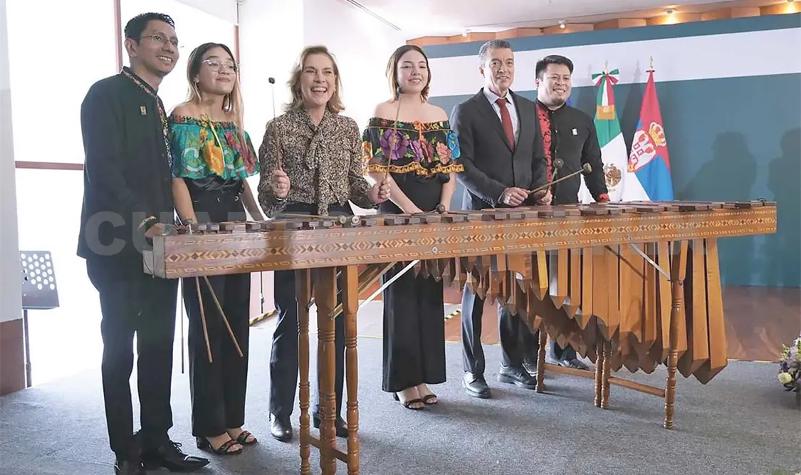 Beatriz Gutiérrez manifestó su agradecimiento al mandatario chiapaneco por su apoyo para que estos libros salieran a la luz. CP