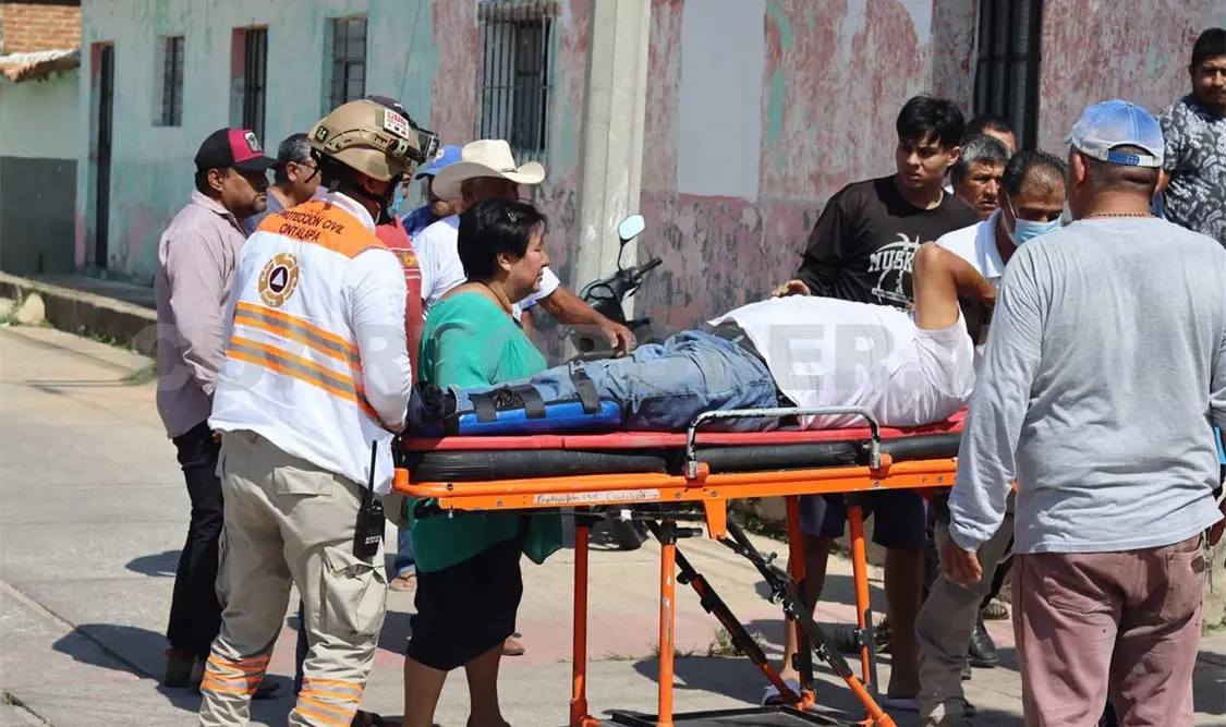 Los servicios de emergencia trasladaron al lesionado a un centro médico. Osman Toledo / CP