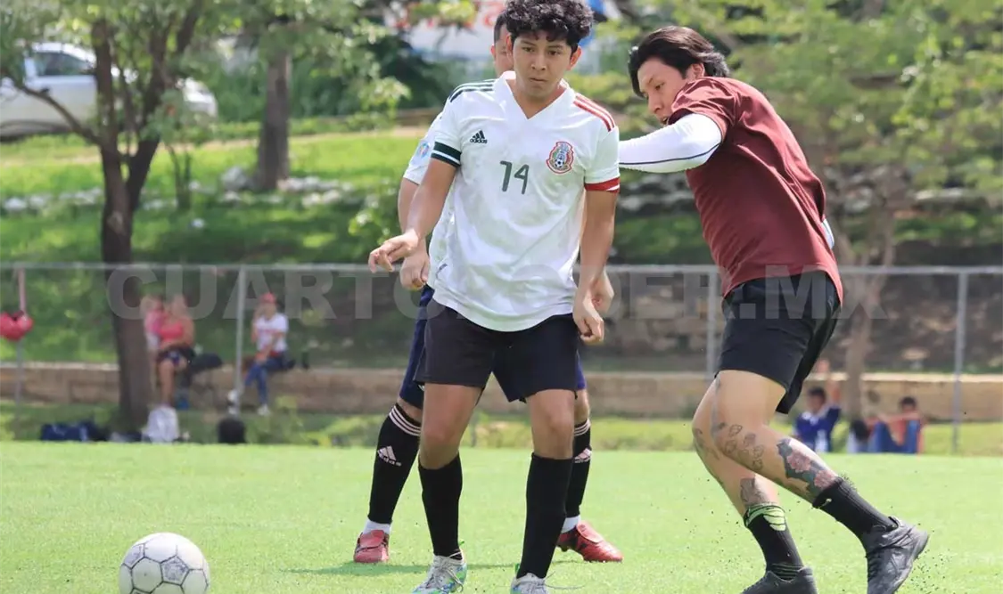 Con un categórico triunfo por goleada de 6-3 sobre Deportivo Guerra, Herzen FC es el líder general. Diego Pérez/CP
