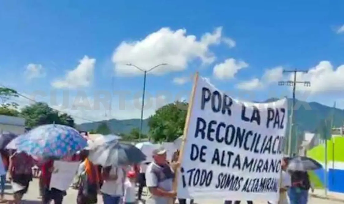 Con una marcha, habitantes recordaron el enfrentamiento ocurrido el 8 de agosto de 2023, donde perdieron la vida varias personas. Manuel Martínez / CP