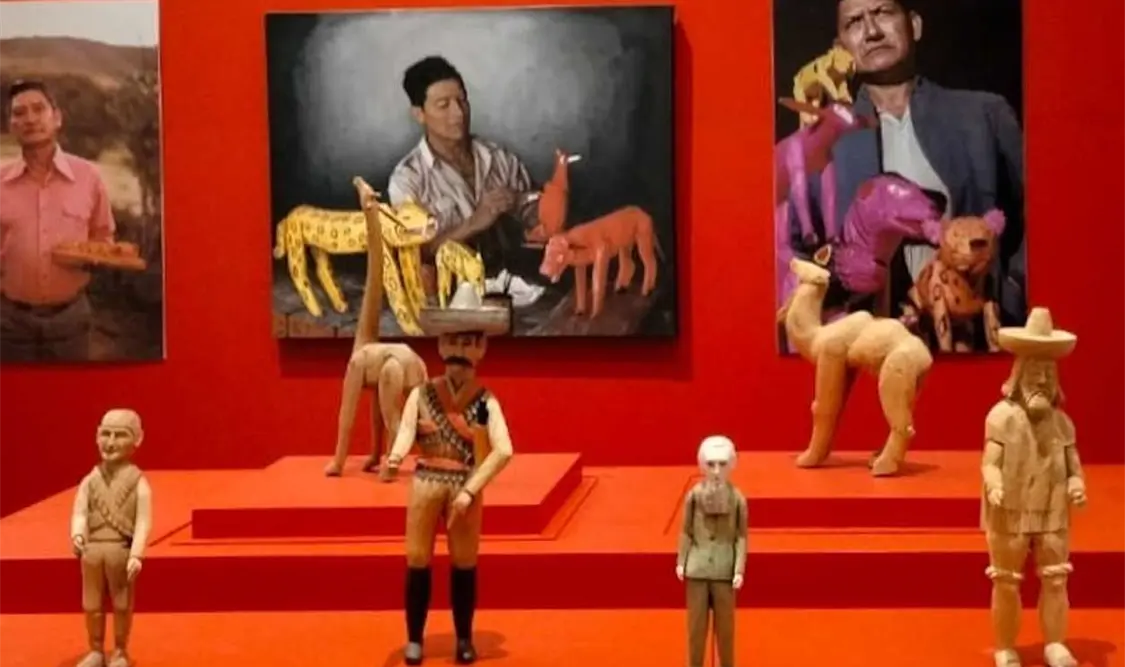 PresentaN piezas labradas, gráfica, fotografía y objetos personales. Cortesía