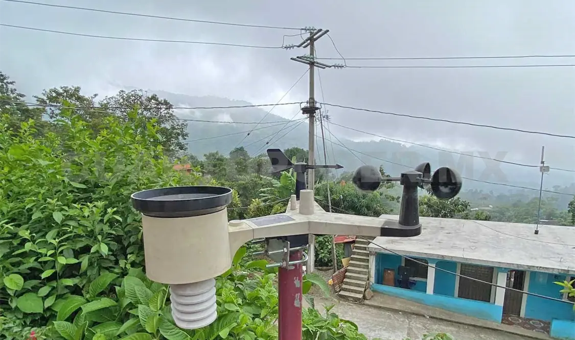 Este equipo permite determinar la cantidad de lluvia que cae en cierta zona. Víctor Sánchez/CP