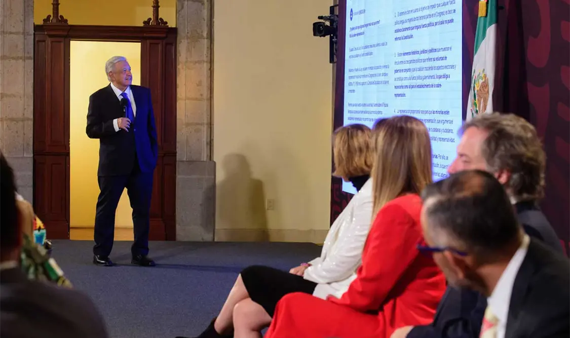 Califica AMLO de “hipócritas” a sus opositores