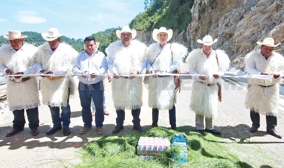 El mandatario Rutilio Escandón Cadenas inauguró esta importante vía de comunicación. CP