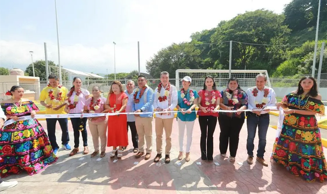 Rutilio Escandón inaugura Unidad Deportiva de Chiapilla