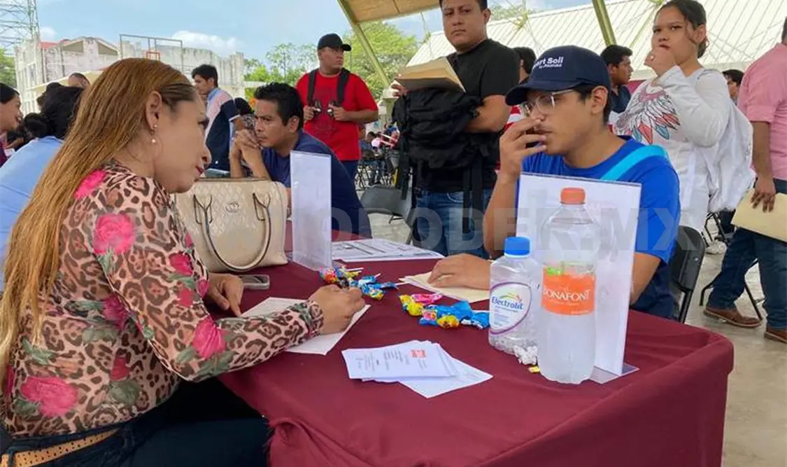 Solo el 35 % de solicitantes  encuentran empleo en ferias