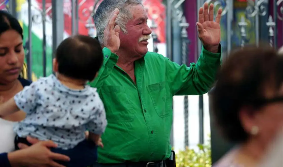 Indocumentados piden apoyo de Bienestar