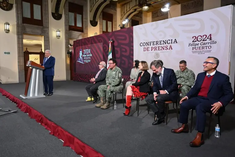 AMLO opina de mayori´a en Diputados que perfila INE para Morena. Cortesía