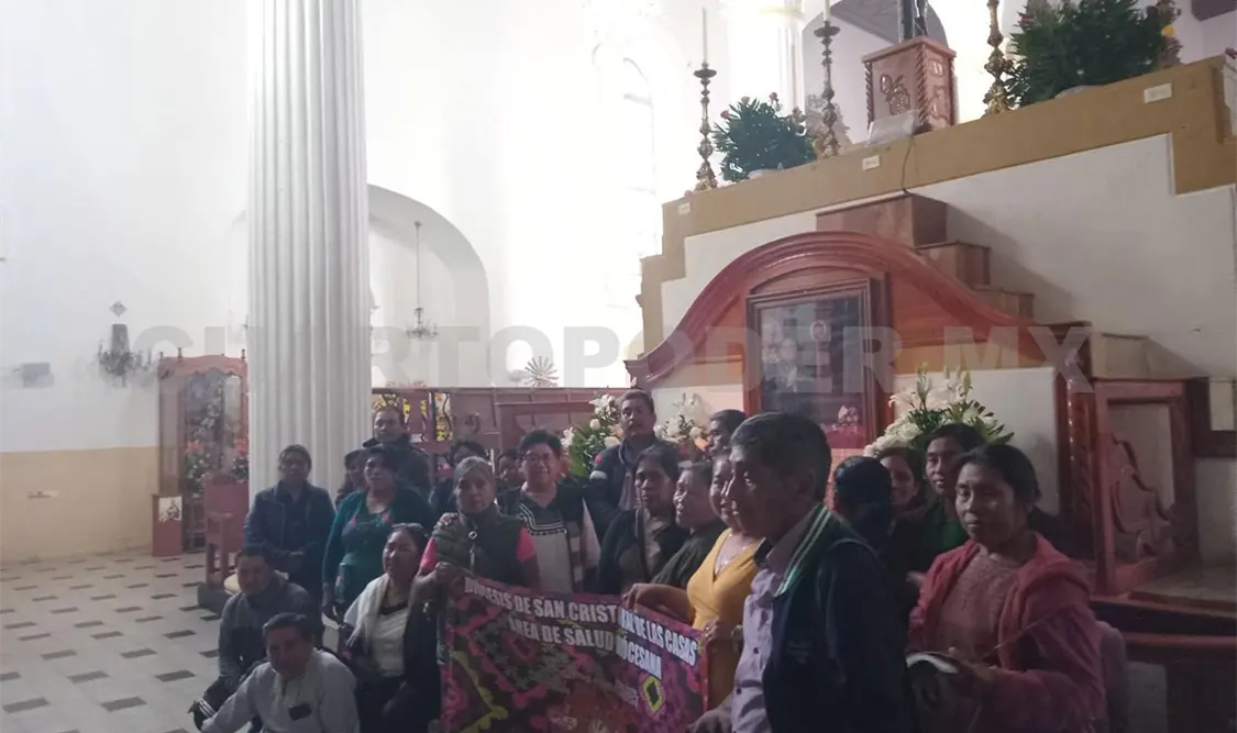 Presentan ofrenda en tumba de jTatic Samuel