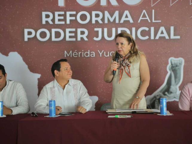 Confrontan a Loretta Ortiz Ahlf en foro Confrontan a Loretta Ortiz Ahlf en foro