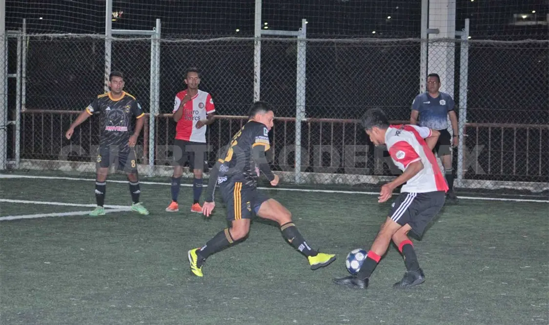 Al final ninguno de los dos pudo obtener el éxito y el juego se tuvo que alargar a la tanda de penales. Alan Pola/CP