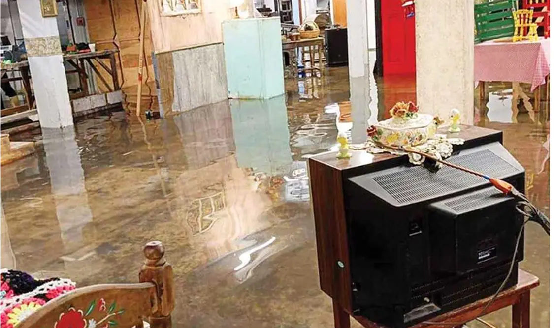 La dependencia aseguró que el agua únicamente llegó hasta el sótano. CP