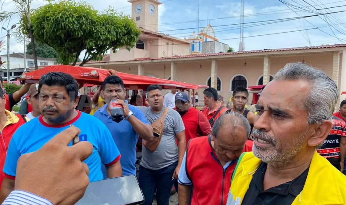 Bloqueo en Tuxtla Chico contra “tuc tuc”