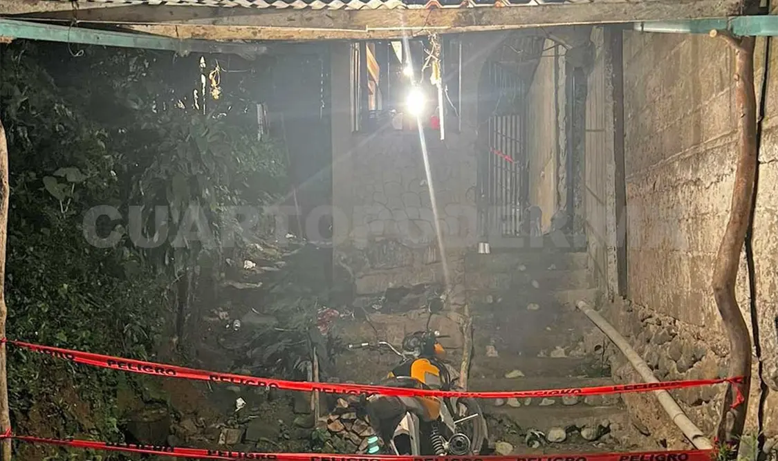 Lo acribillan a balazos en la puerta de su domicilio