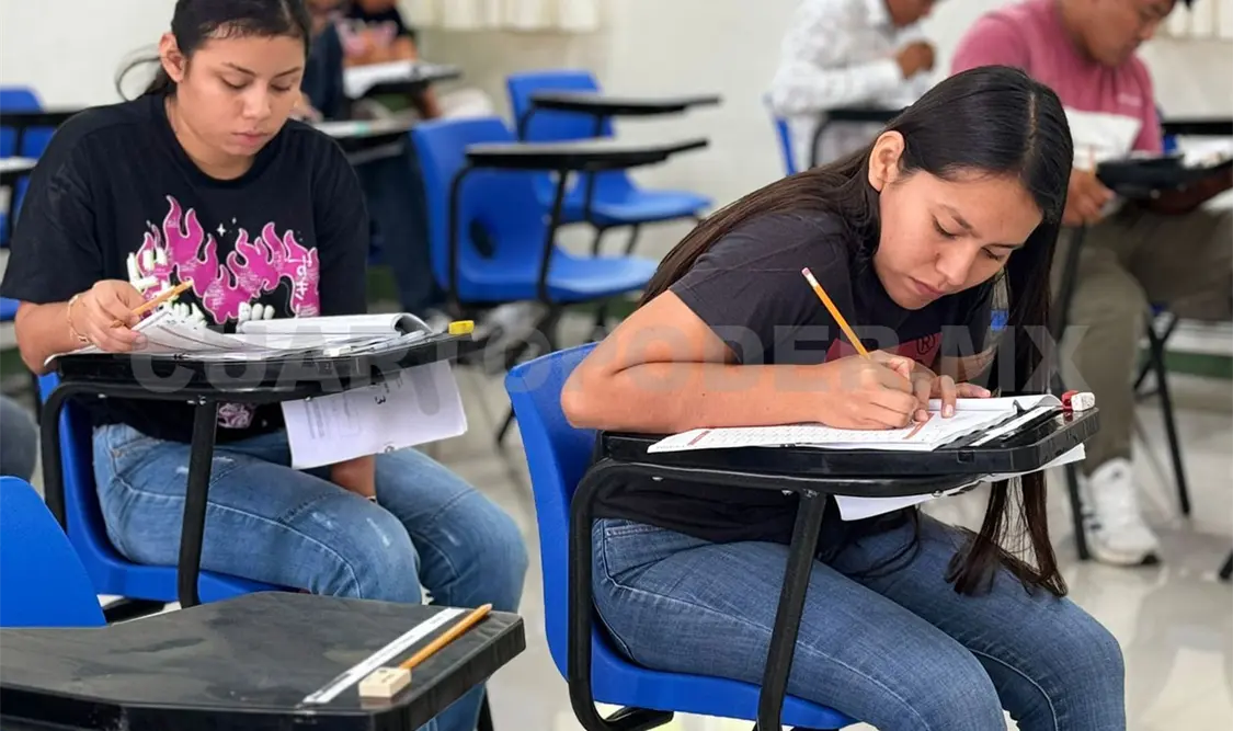 Aplican examen general de egreso de licenciatura del Ceneval