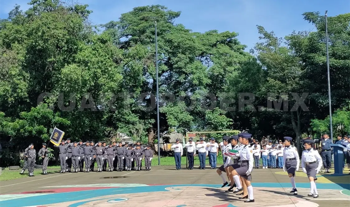 Inauguran el asta bandera en Cedeco Estación Ferroviaria