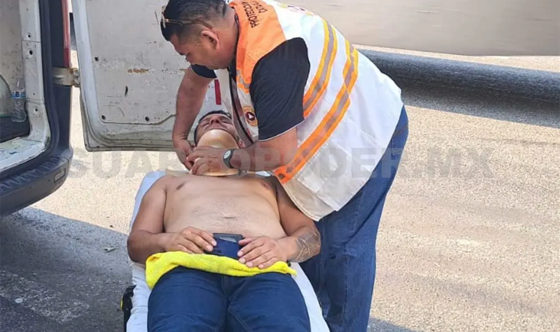 El trailero resultó lesionado al sufrir el accidente. Genaro Sánchez / CP
