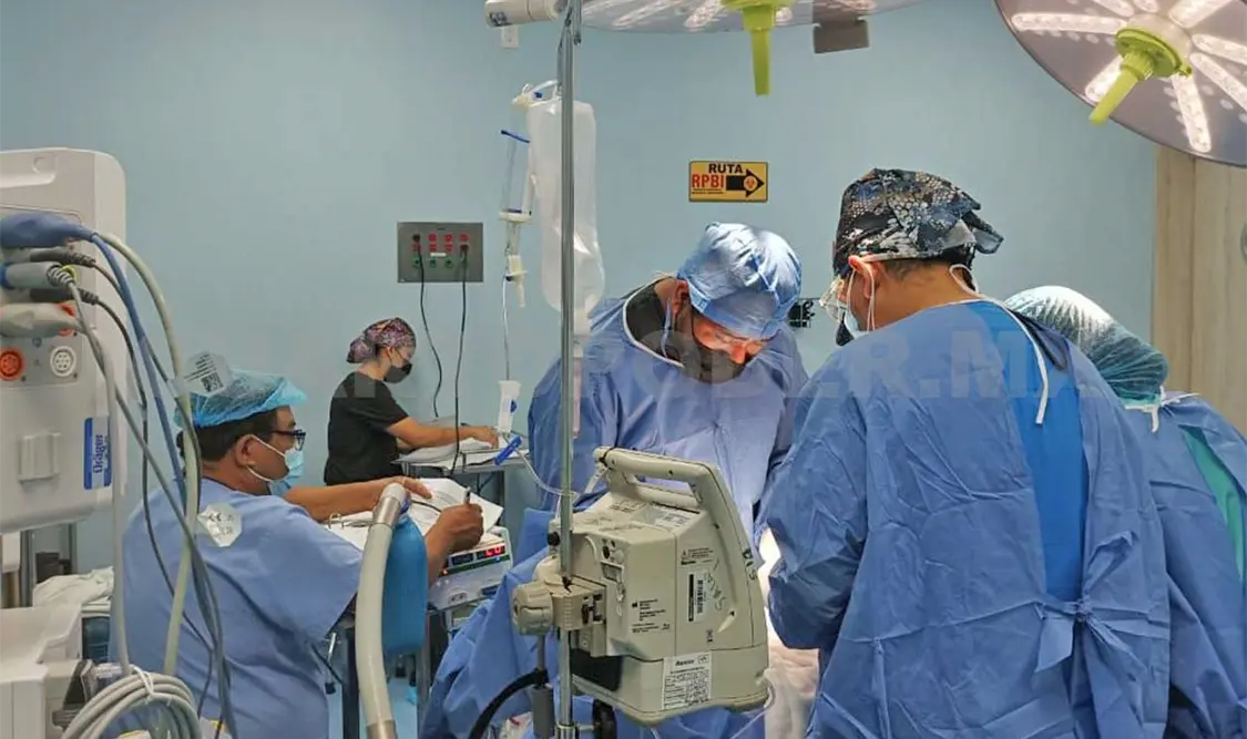 La capacidad técnica del personal de salud con que cuenta el hospital permitió que se hiciera con éxito esta cirugía especializada. CP