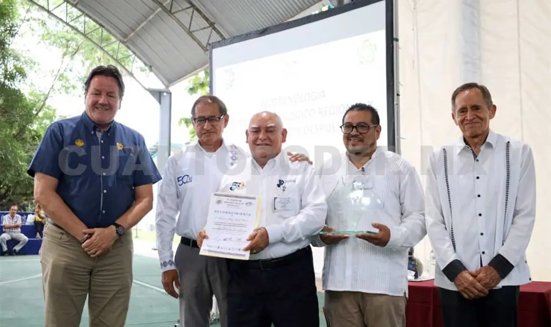 Invitó a los jóvenes a interesarse por la ciencia y la investigación en la biotecnología. Cortesía