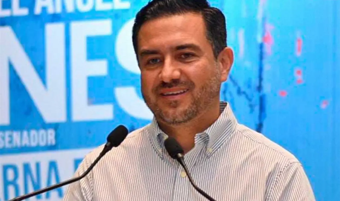 Su silencio y ausencia en algunas votaciones clave han generado sospechas sobre su lealtad al partido. Cortesía