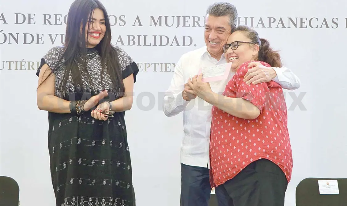 El mandatario reiteró su compromiso con las mujeres. Cortesía