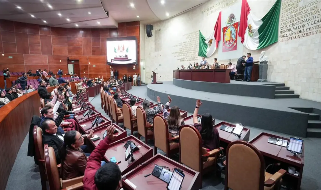 Con Yunes, Morena saca la reforma