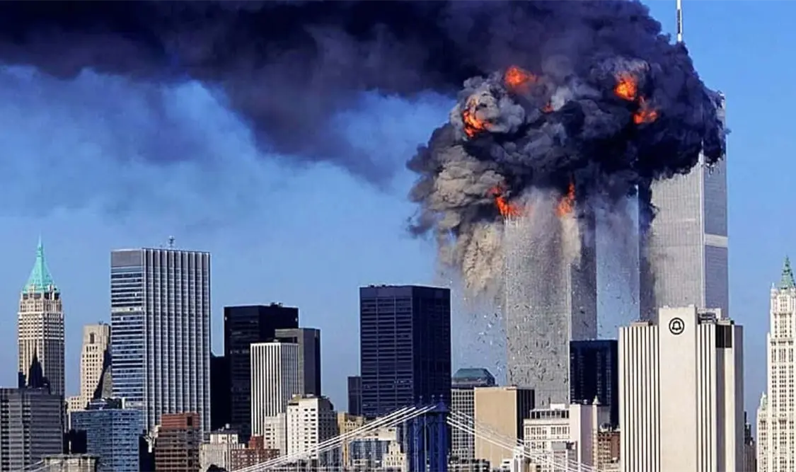 Reviven imágenes de la caída de las Torres Gemelas