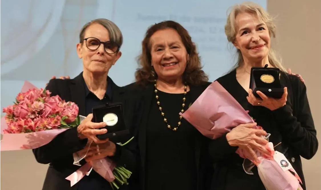En el acto, la escritora habló de los principales problemas sociales que afectan a México. Cortesía