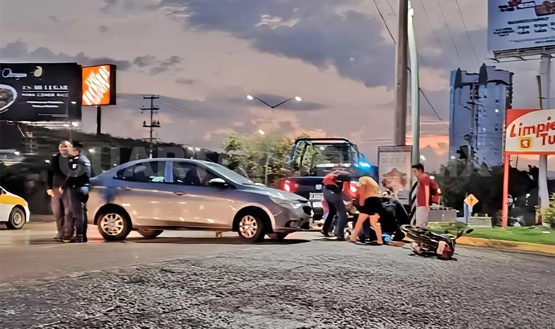 La automovilista dijo que le habían cedido el paso, pero la moto era manejada a exceso de velocidad e iba rebasando. Ulises Villalobos / CP
