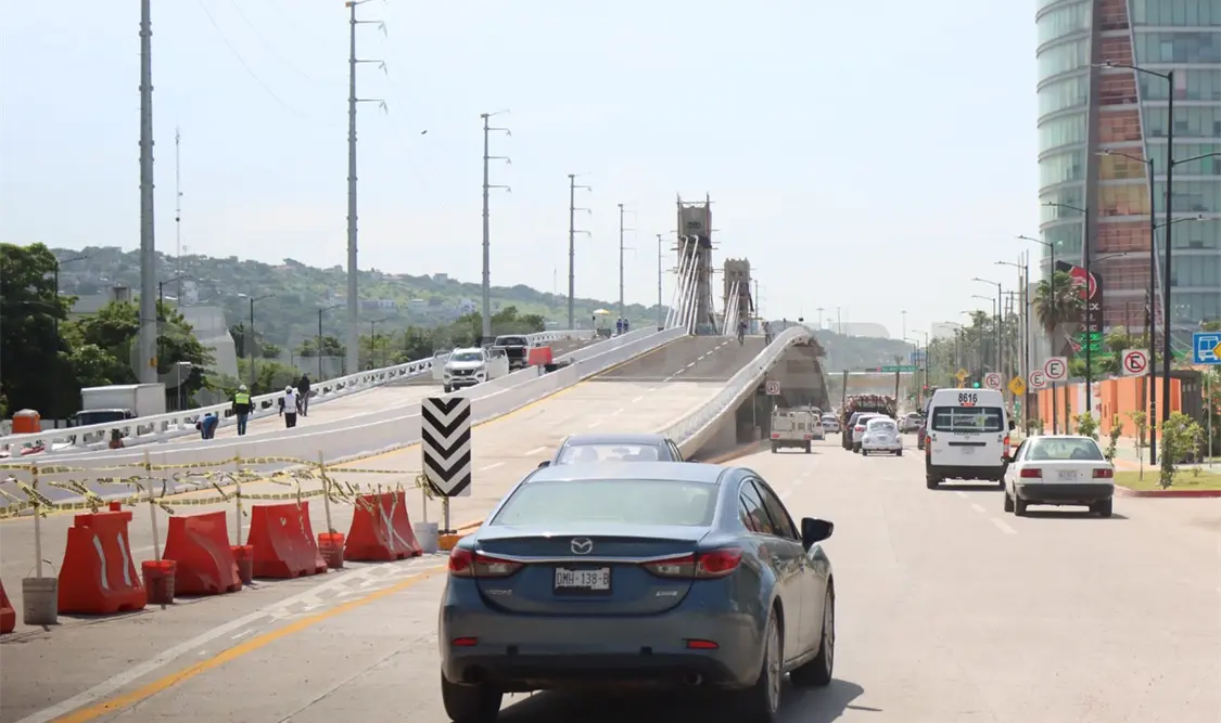 Llevan a cabo últimas pruebas al puente de la Torre