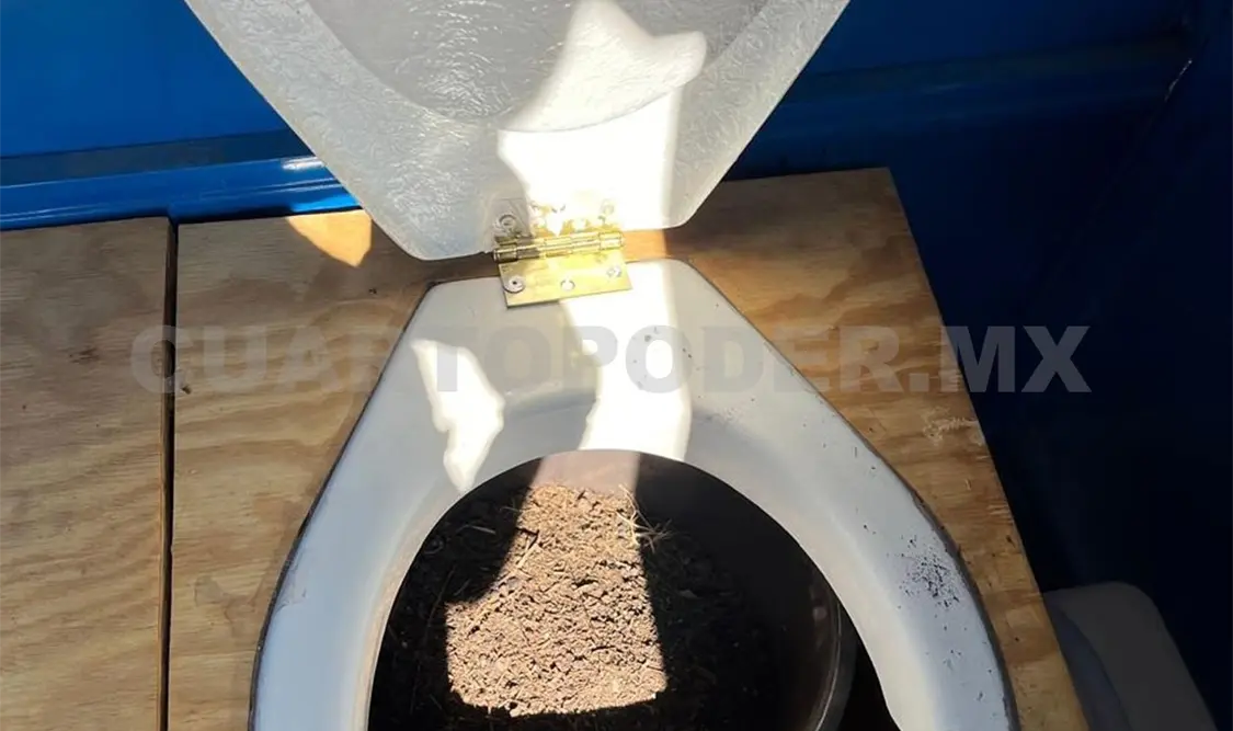 Instalan baños secos en Las Rosas