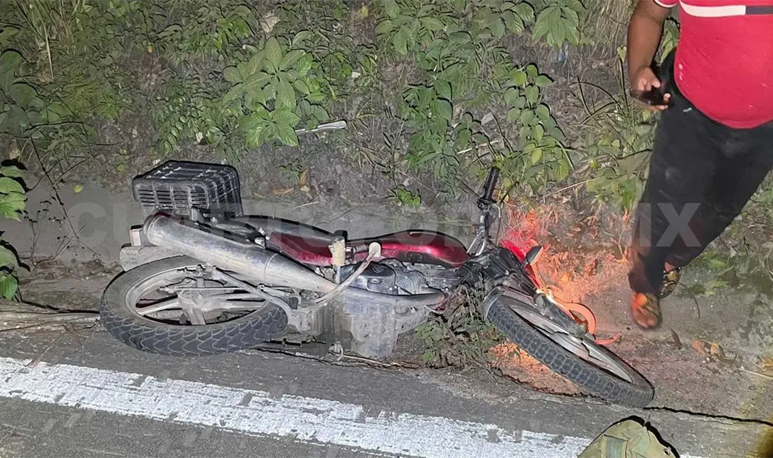 Lo hospitalizan luego de derrapar en una curva