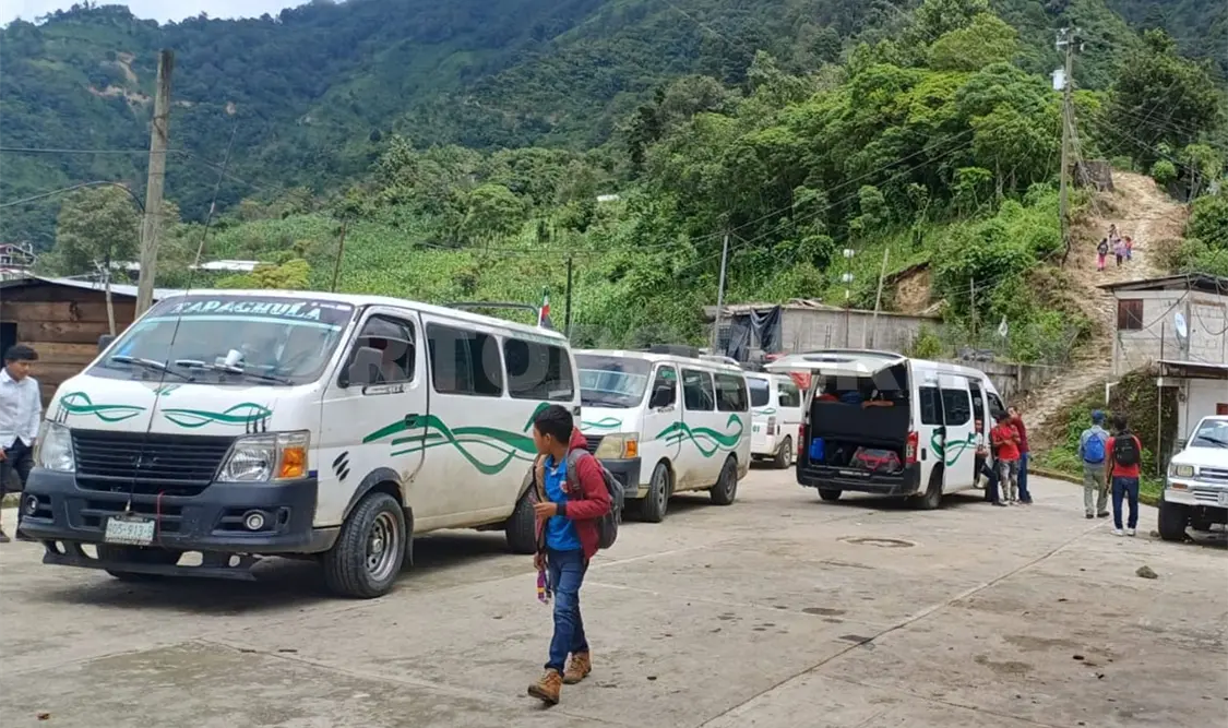Transportistas bloquean zona alta de Tapachula